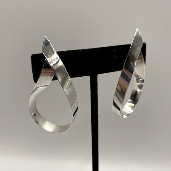 Vintage Jewelry - SANDRA BAKER SYB Vintage Sterling Silver Modernist Ribbon Earrings